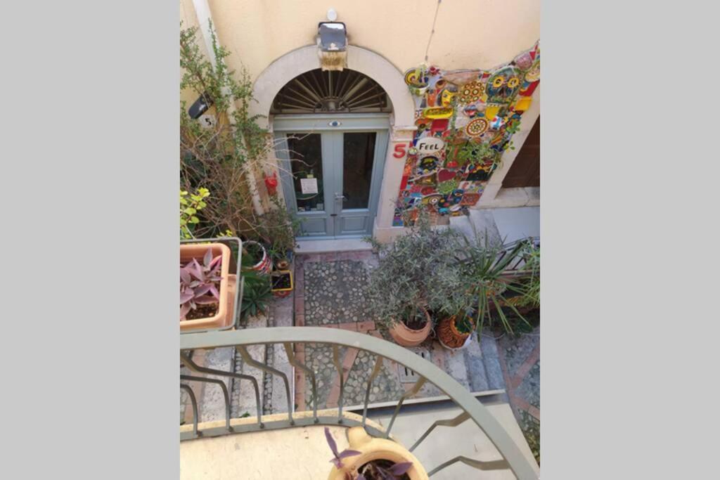 Casa Bianca - Luxury With Balcony In The City Centre タオルミーナ エクステリア 写真
